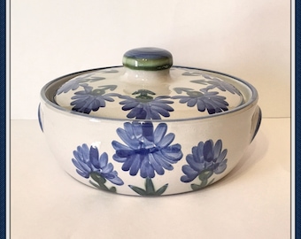 Vintage Bachelor Button Casserole Bowl, Louisville Stoneware, Corn Flower, Handcrafted, Two Quart, Weight 6 lbs., 1980's