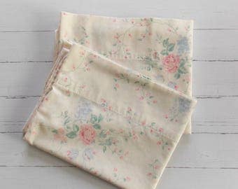 Vintage Pillowcase Set / Ivory & Pink Rose Floral / Vintage Pillowcase