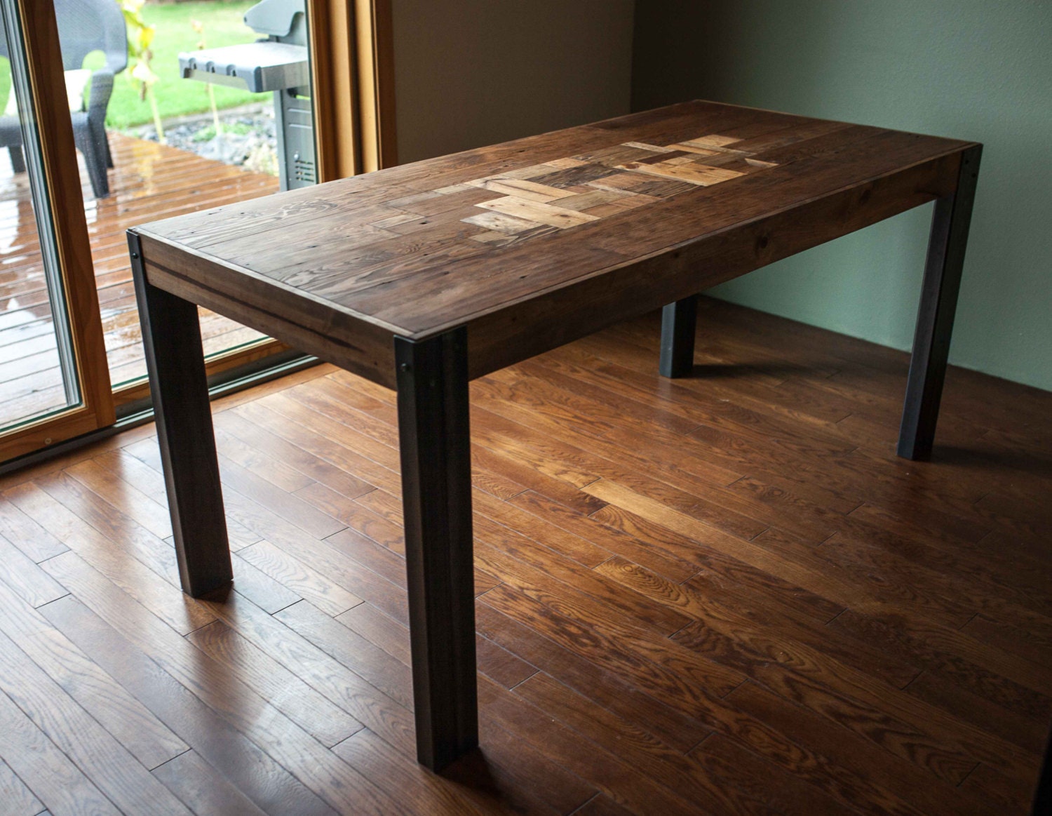  Pallet  Wood  Dining  Table  with Metal Legs