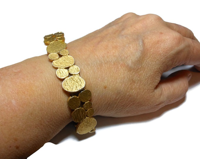 FREE SHIPPING Chico's stretch bracelet, gold circles and ovals, link stretch bracelet, coin bracelet, gold nuggets vintage