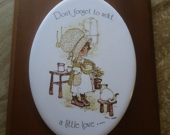 HOLLY HOBBIE wall hanging love cat seventies 70s