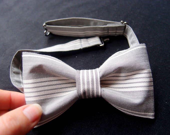 Gray Striped Mens Bow tie, Gray White bow tie, Elegant Bow Tie, Groom Bowtie, Groomsman bow tie, Classic Bow tie, Bow tie for him, Formal
