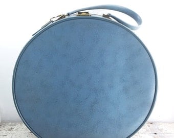 Vintage Taperlite Powder Blue Travel Hat/Train Case