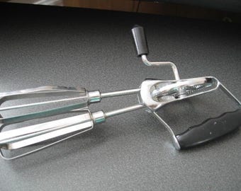 Vintage Kitchen Hand Mixer/Beater With Black Handles