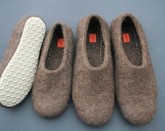 Women's felted slippers