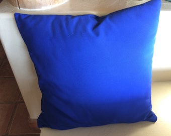 Sunbrella pillow cover.Sunbrella Canvas True blue. outdoor or indoor fabric. Throw pillow accent pillow. Patio pillow cover. Sofa pillow.