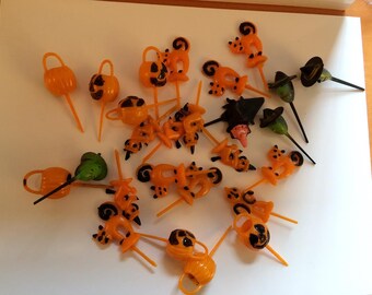 Vintage Lot of Halloween Cake Dessert Cupcake Plastic Toppers Orange JOL Pumpkins Black Cats Witches