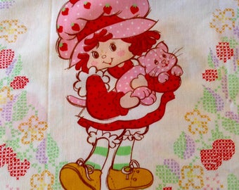 HTF Strawberry Shortcake Twin Set, Flat & Fitted Sheet- Cross Stitch, 1980, excellent, clean condition