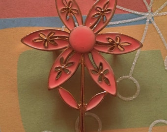 Vintage 1960's Mod flower brooch coral pink daisy flower