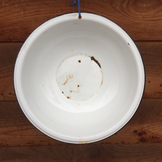 Rustic Vintage Porcelain Enamel Pan Wash Basin Bowl White