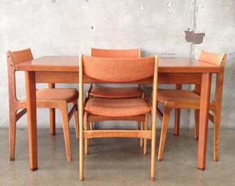 Mid Century Teak Dining Table and Chairs Set (U7LKH6)
