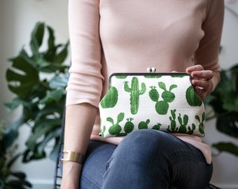 Summer Outdoors Cactus Clutch Purse, Summer Party, Cacti Handbag, Toiletry Bag,Kisslock Metal Frame Purse,Evening Purse,Succulent Clutch Bag