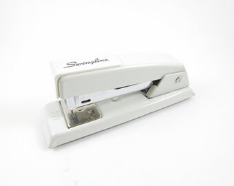 Swingline Stapler Vintage Creamy Beige Desk Accessory Office Supply Model 711 Made In U.S.A.