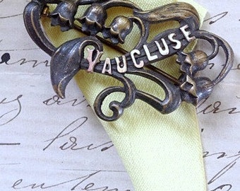 Vintage French 1930s Souvenir Brooch from Vaucluse, France Collectable Vintage French Jewellery Photo prop