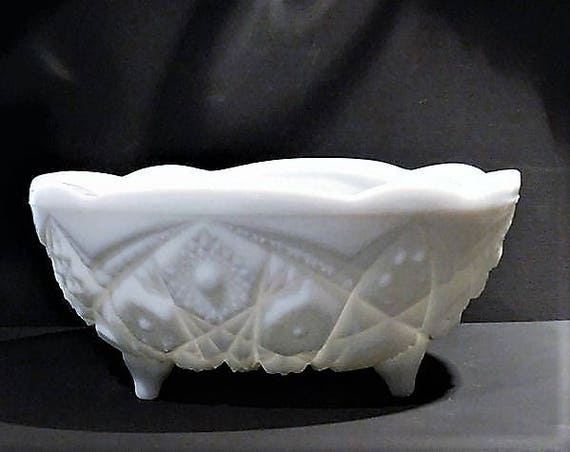 Milk Glass Wedding Decor Mid Century 1960s Vintage McKee Footed Bowl White Milk Glass Wedding Table Decoration Reception Cottage Home Decor