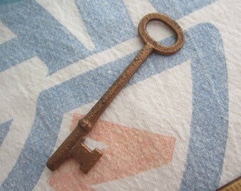 Authentic Antique Skeleton Key Old Industrial, Copper Finish, Gothic, Steampunk, Altered Art, Jewelry Supply 3-1/8"
