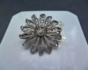 Vintage silver filigree flower brooch - 1.25" x 1.25"