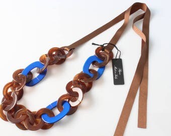Chain necklace with Briar and electric blue rings