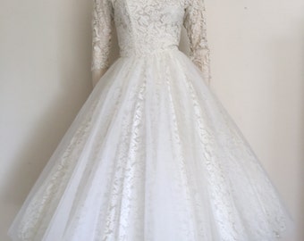 RESERVED 50s Cream Lace and Tulle Wedding Dress / Full Skirt / Small / Milgrim