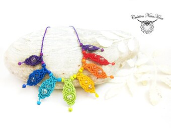 Collier in the colors of the 7 chakras - Weaving of macrame with Quartz - Rainbow pendant - Colorful jewel, fairy jewel, zen jewel