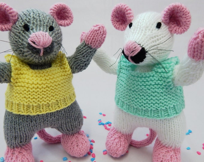 MINI THE MOUSE - hand knitted toy