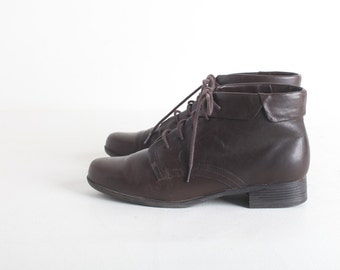 Women's Size 7.5 Brown Leather Ankle Boots