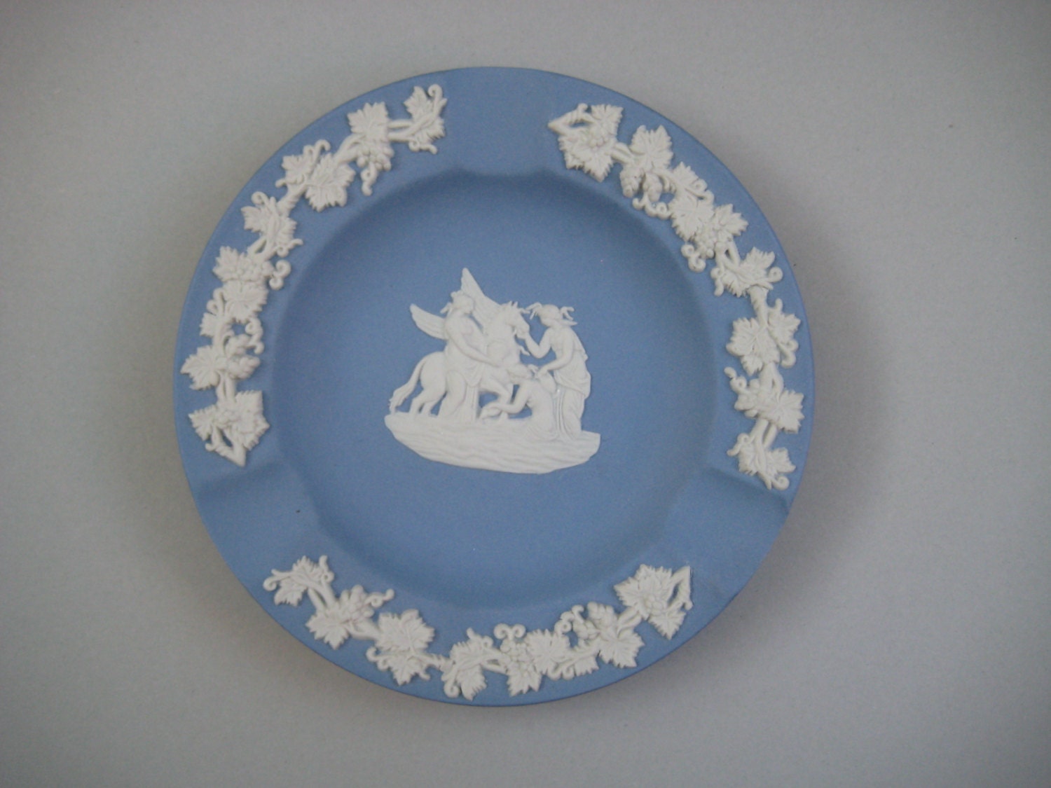Vintage Wedgwood blue and white small decorative plate