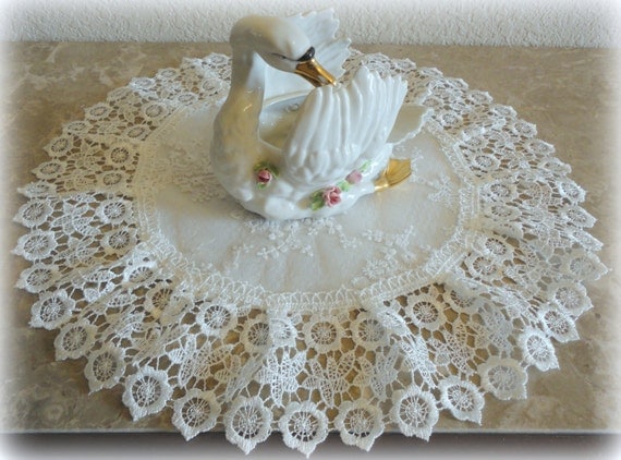 15"  Ivory European Lace Doily Cream Table Topper Vintage Victorian