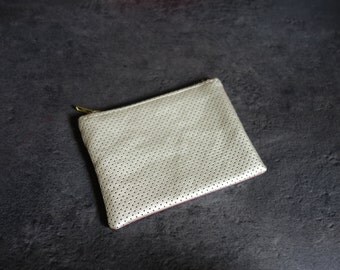 The Mini Golden: the cover to slide all over the place!