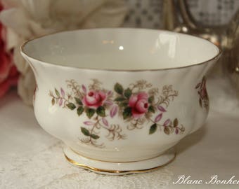 Royal Albert, England: ''Lavender rose'' sugar bowl