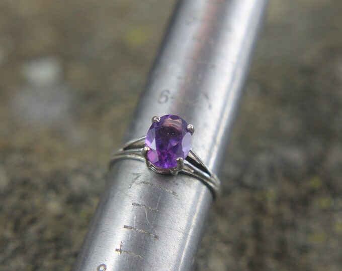Sterling Silver Oval Cut Purple Amethyst Gemstone Ring Size 6.75, February Birthstone, Simple Fashion Design, Ladies Jewelry, Gift for Her