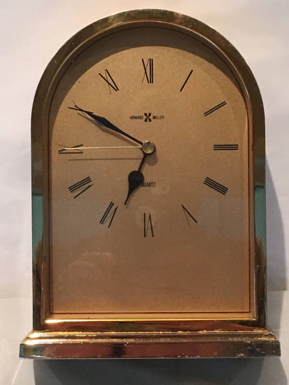 Vintage Howard Miller Quartz Desk Shelf Mantle Clock Gold