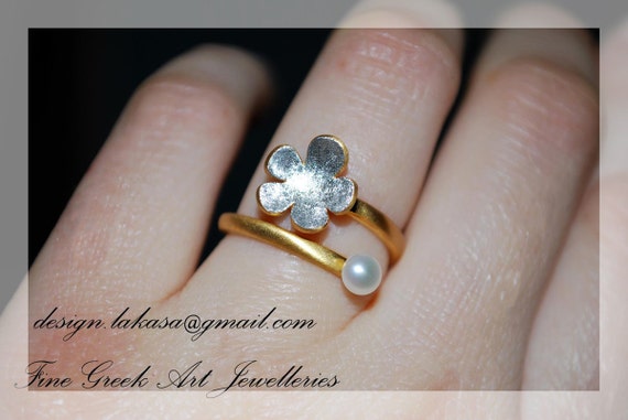 Flower Pearl Ring Sterling Silver Gold plated Jewellery Lakasa e-shop gifts floral design amor love anniversary princess woman best ideas