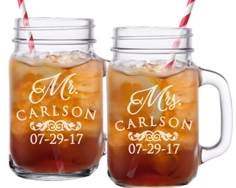 Mr and Mrs Mason Jar Glasses, Personalized Mason Jars, Mr and Mrs Gifts, Etched Mason Jar, Gifts for Couples, Engraved Mason Jar, Set of 2