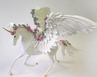 Pegas,pegasus figurine,white,pegasus statuette,pegas sculpture