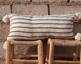 pom pom moroccan cushion,throw pillow,decorative pillow,pillow cover,berber pillow,kilim pillow,vintage pillow,cushion cover,moroccan decor
