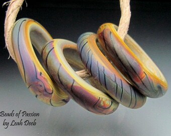 Artisan Glass Beads of Passion Rings Leah Deeb - 4 Rich Vertebrae Tie Sliders - Med