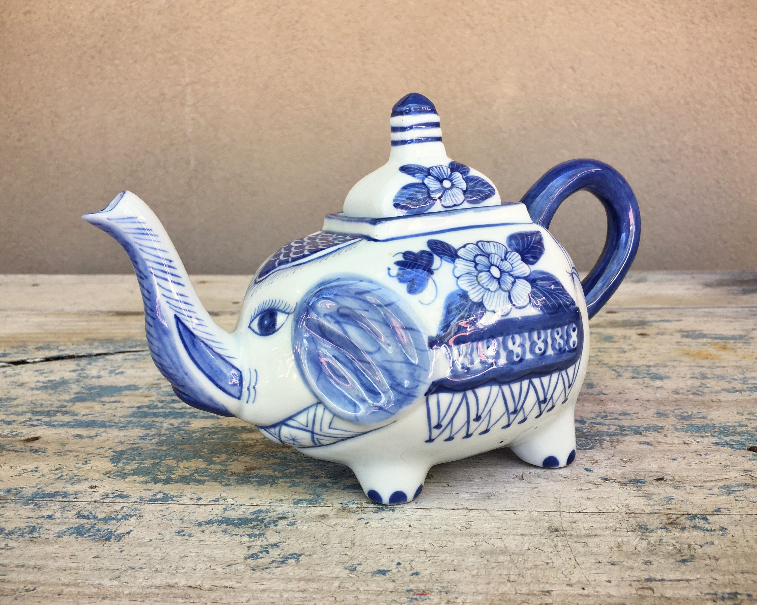 blue porcelain elephant