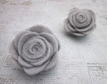 Grey Flower Pin -- Felt Flower Pin Accessory -- Felt Pin -- Felt Flower -- Grey Flower Clip -- Grey Brooch -- Grey Flower Brooch -- Grey Pin