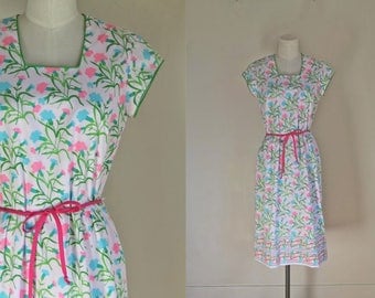vintage 1960s novelty print dress - VESTED GENTRESS carnation dress / S/M