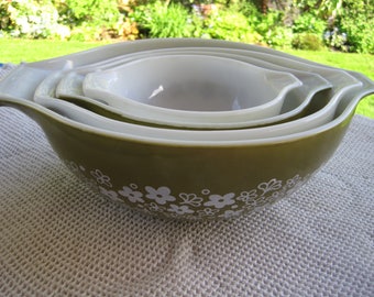 Pyrex Spring Bouquet Nesting Bowl Set, 4 Piece Set