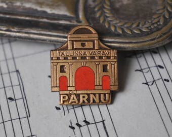 Vintage Estonian enamel badge,pin. ''Estonian town-Parnu"'.