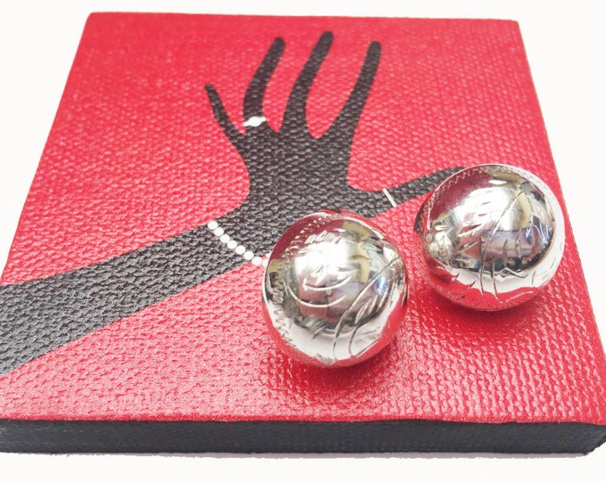 Sterling Etched round Earrings - 925 Thailand - hallow silver Button - domed Stud Earrings