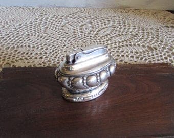 Vintage Ronson Crown Silver Plated Table Top Lighter.