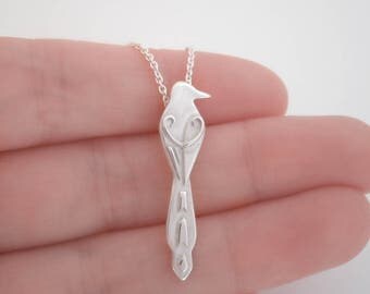 Magpie Bird Necklace Pendant / Silver Magpie Necklace / Minimal Sterling Silver Bird Pendant / Stylised Bird / Minimalist Bird Jewellery
