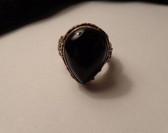 Ornate Sterling Silver and Black Onyx Teardrop Shape Ring - size 7 3/4