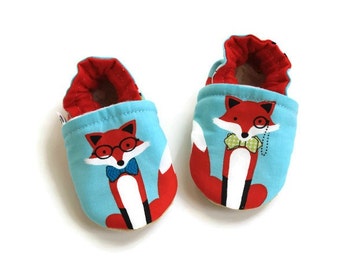 Baby booties, soft sole baby shoes, baby boy booties, baby shower gift, soft sole baby moccs, baby moccasins, baby boy moccs, baby boy gift