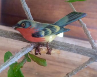 Sweet Vintage Painted Wooden Bird Brooch.