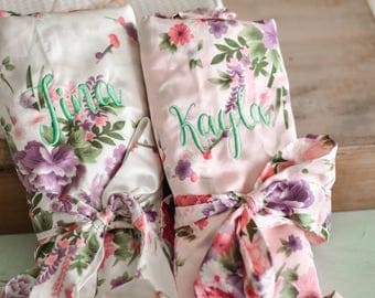 Personalized Floral Robes for Bridesmaids, Satin Floral Bridesmaid Robes, Bridesmaid Gifts Monogrammed Robes (FR001-2)