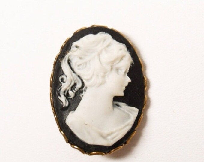 Storewide 25% Off SALE Vintage Cream Portrait Victorian Style Gold Tone Cameo Brooch Pin Featuring Black Enamel Base Design